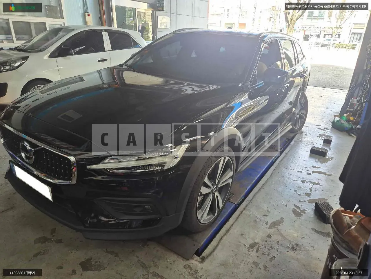 Photo 2 of 14: 2021 Volvo V60CCB5 AWD, VIN YV1ZZL12CM1074970 — Korean insurance auction