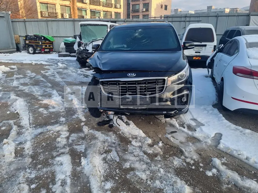 Photo 2 of 21: 2019 Kia Carnival, VIN KNAMC81ABKS547672 — Korean insurance auction