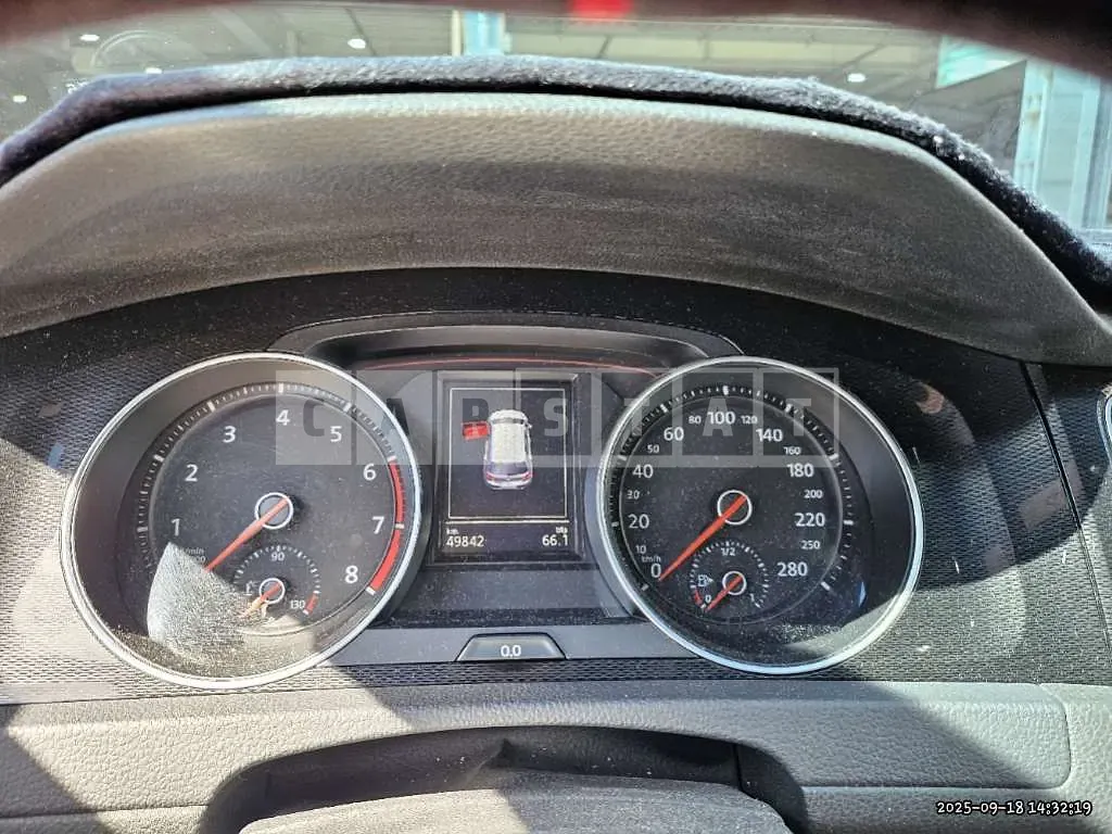 Photo 2 of 9: 2015 Volkswagen Golf GTI — Korean insurance auction