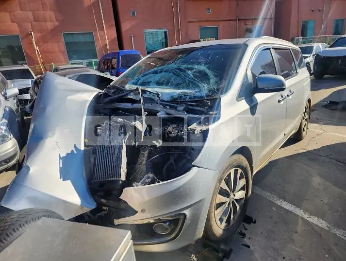 Photo 2 of 9: 2016 Kia Carnivals, VIN KNAMB81ABHS287355 — Korean insurance auction