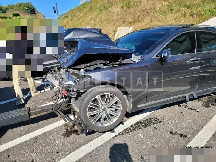 Photo 2 of 14: 2017 Genesis G80 3.3 — Korean insurance auction