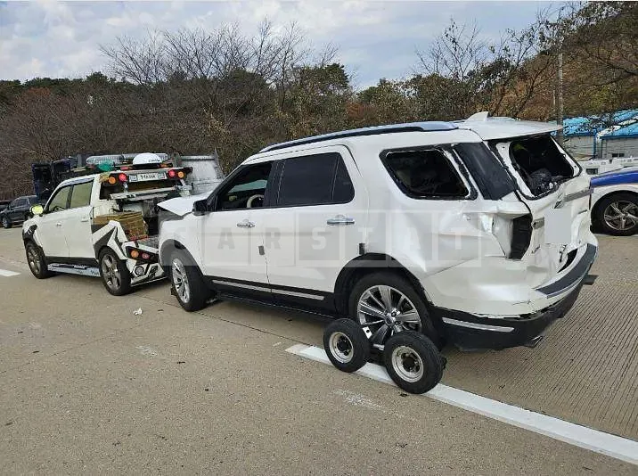 Photo 2 of 44: 2019 Ford Explorer 2.3 AWD — Korean insurance auction