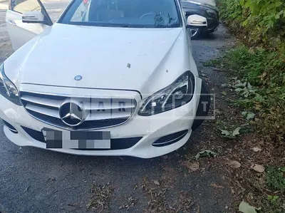 Photo 1 of 31: 2015 Mercedes-Benz E250 BlueTec 4Matic, VIN WDDHF9HB4FB164317 — Korean insurance auction