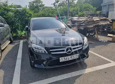 Photo 1 of 10: 2019 Mercedes-Benz C 200, VIN WDDWF8AB8KR519194 — Korean insurance auction