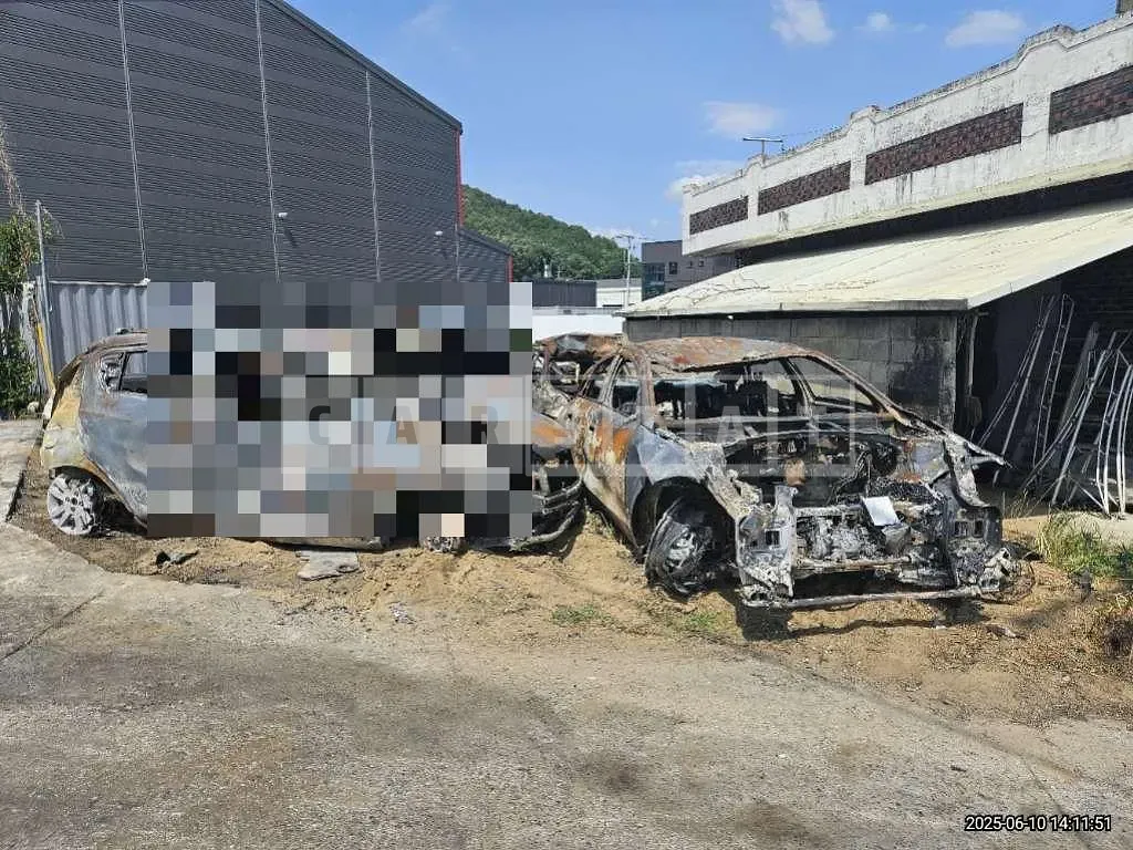 Photo 2 of 4: 2025 Hyundai IONIQ 6 Long Range Electric Car — Korean insurance auction