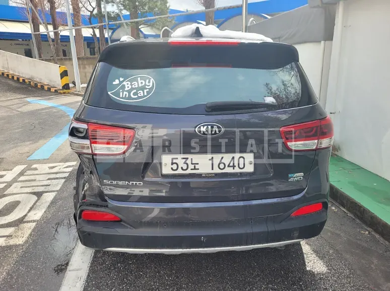 Photo 2 of 6: 2017 Kia Sorento, VIN KNAPK81ADHA346447 — Korean insurance auction