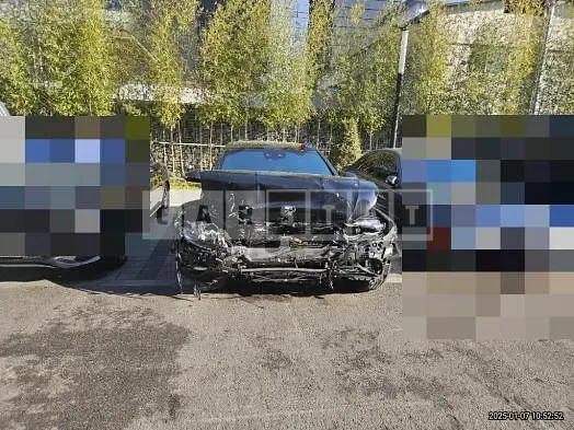 Photo 2 of 41: 2025 Mercedes-Benz E300 4Matic — Korean insurance auction