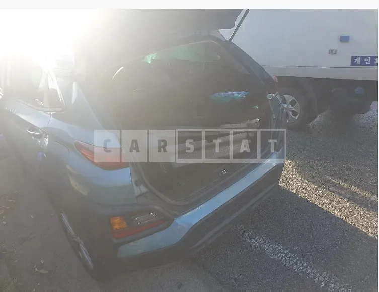 Photo 2 of 37: 2018 Hyundai Kona, VIN KMHK4815GJU008586 — Korean insurance auction