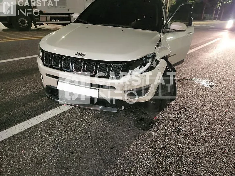 Photo 2 of 13: 2018 Jeep Compass, VIN 3C4NJDCBXJT453070 — Korean insurance auction