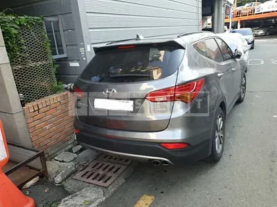 Photo 1 of 7: 2015 Hyundai Santa Fe, VIN KMHSW81UBFU310609 — Korean insurance auction
