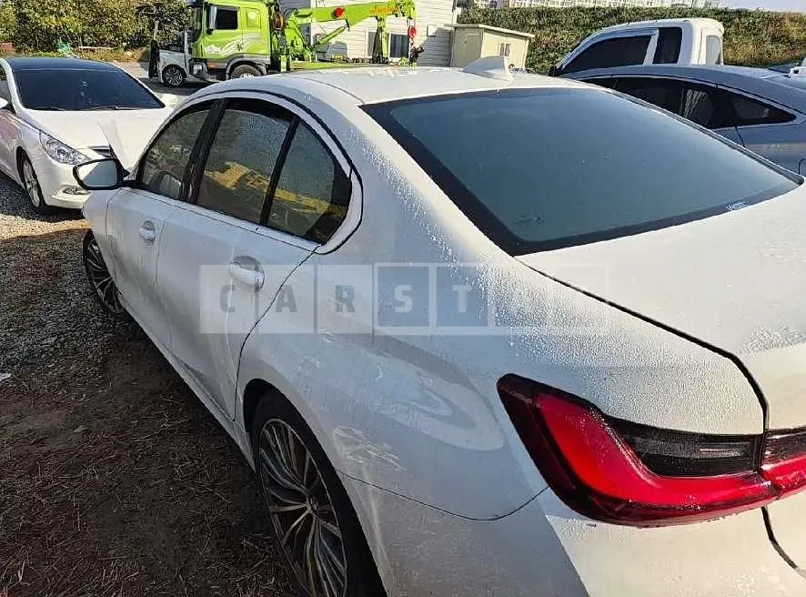 Photo 2 of 38: 2021 BMW 320d, VIN WBA5V5106NFL61382 — Korean insurance auction