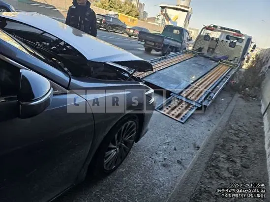 Photo 2 of 19: 2019 Lexus ES300h, VIN JTHB21B11K2052628 — Korean insurance auction