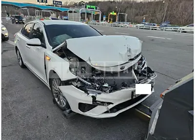 Photo 1 of 13: 2019 Kia K5 — Korean insurance auction