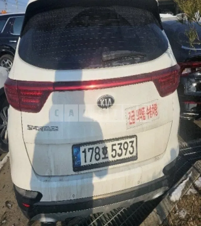 Photo 2 of 17: 2021 Kia Sportage, VIN KNAPL812GMK892649 — Korean insurance auction