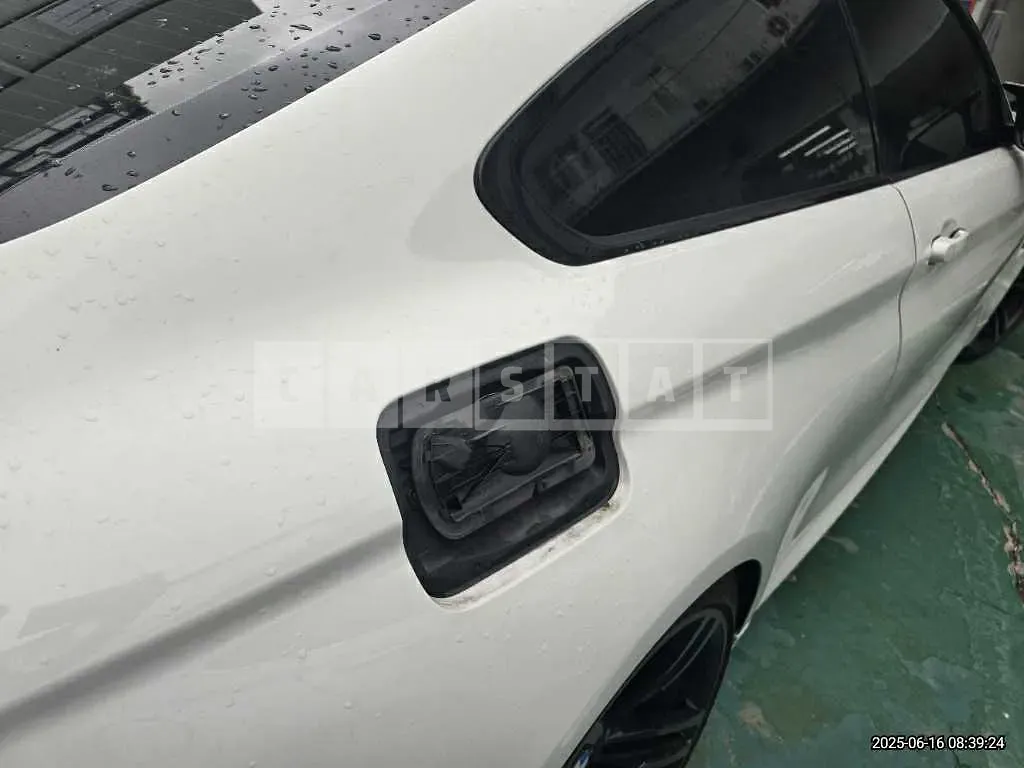 Photo 2 of 22: 2015 BMW M4 Coupe — Korean insurance auction