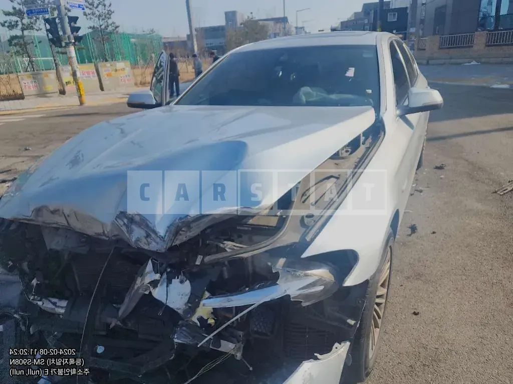 Photo 2 of 9: 2015 BMW 520d xDrive, VIN WBA5E7106FD676420 — Korean insurance auction