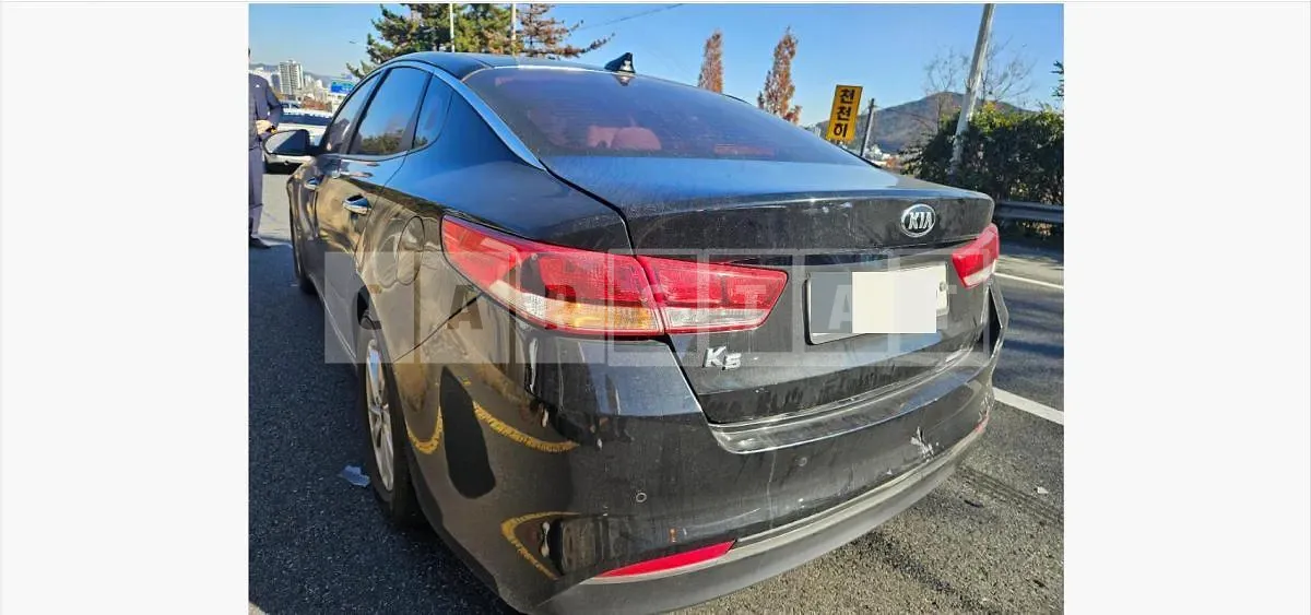 Photo 2 of 18: 2017 Kia K5 2.0(LPI) — Korean insurance auction