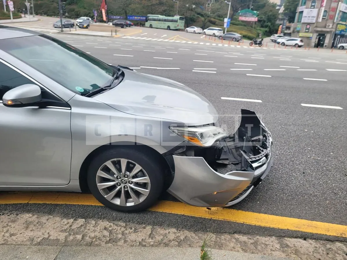 Photo 2 of 6: 2015 Toyota Camry Hybrid — Korean insurance auction