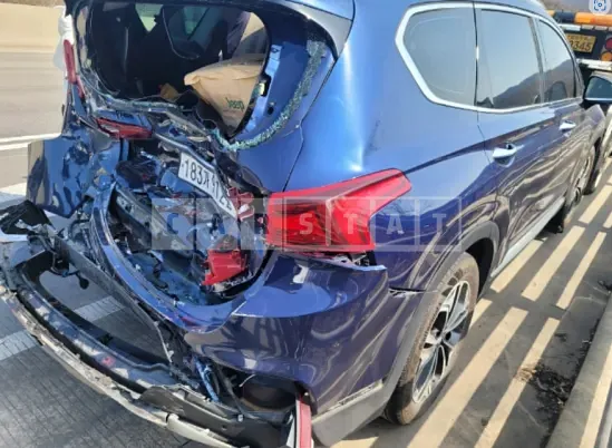 Photo 2 of 6: 2019 Hyundai Santa Fe — Korean insurance auction