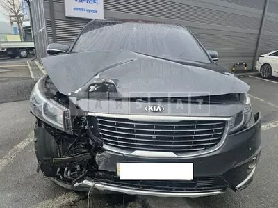 Photo 1 of 13: 2018 Kia Carnival — Korean insurance auction