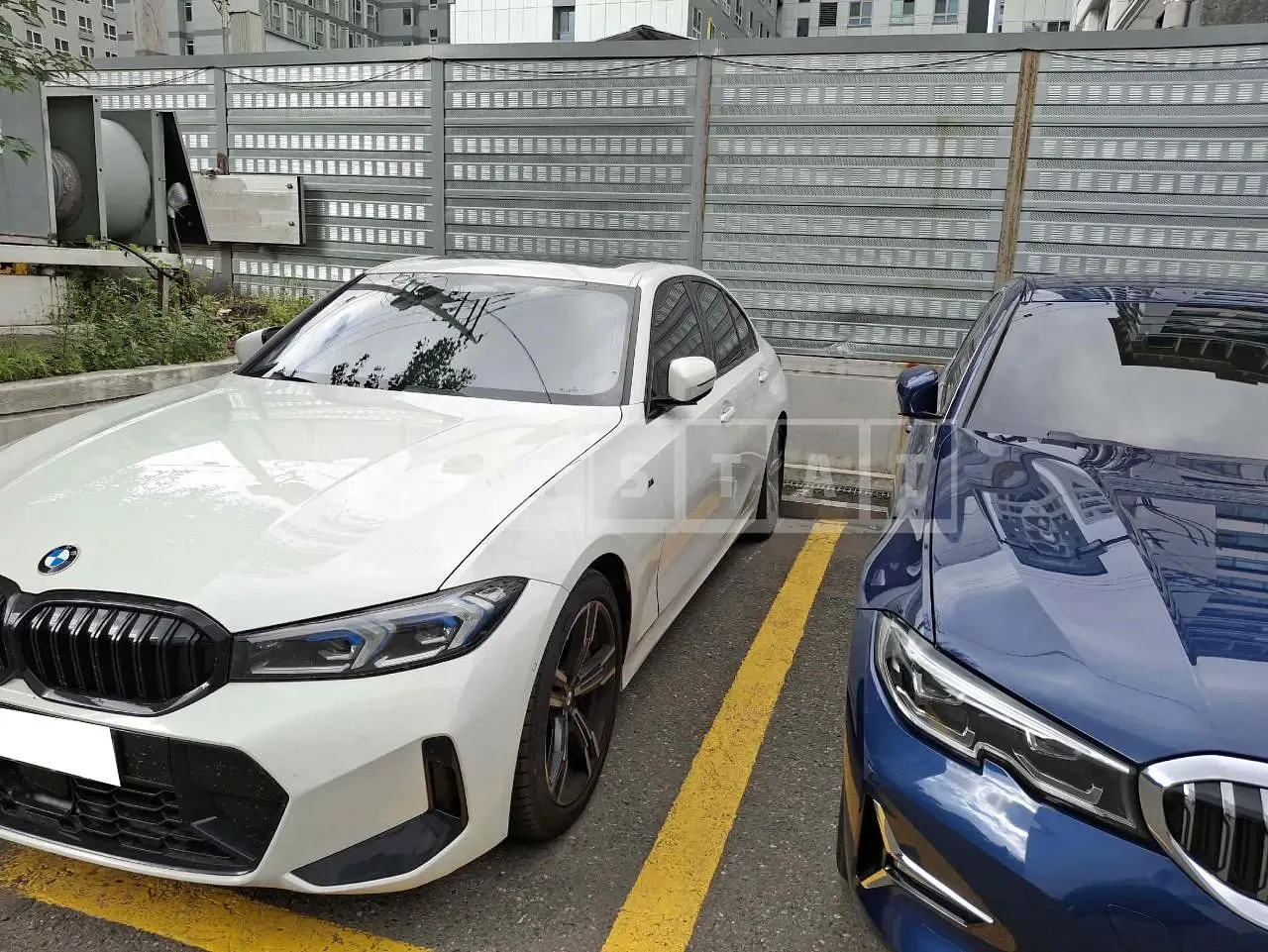 Photo 2 of 12: 2024 BMW 320d, VIN WBA31FU00RFS87449 — Korean insurance auction