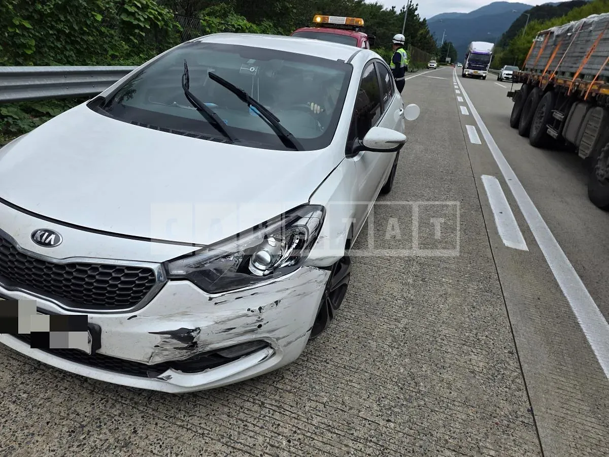 Photo 2 of 10: 2015 Kia Kz — Korean insurance auction