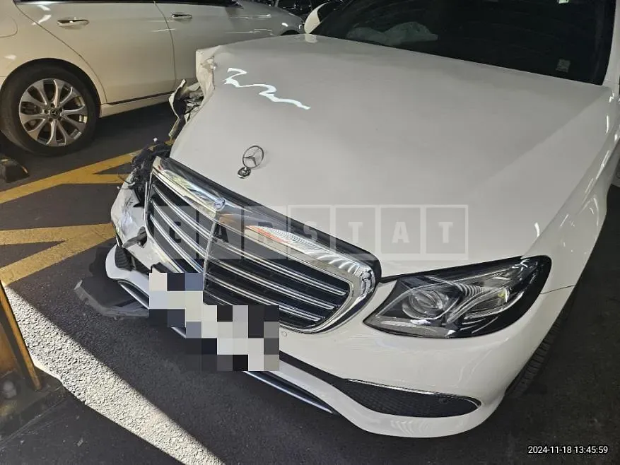 Photo 2 of 7: 2017 Mercedes-Benz E220 d 4Matic — Korean insurance auction