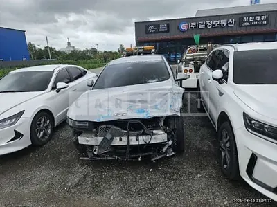 Photo 1 of 17: 2023 Hyundai IONIQ 5 — Korean insurance auction