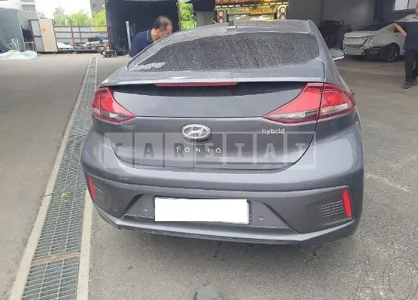 Photo 2 of 30: 2020 Hyundai Modern Ionic, VIN KMHC851CGLU169700 — Korean insurance auction