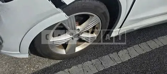 Photo 2 of 17: 2022 Audi Q4 e-tron 40 — Korean insurance auction