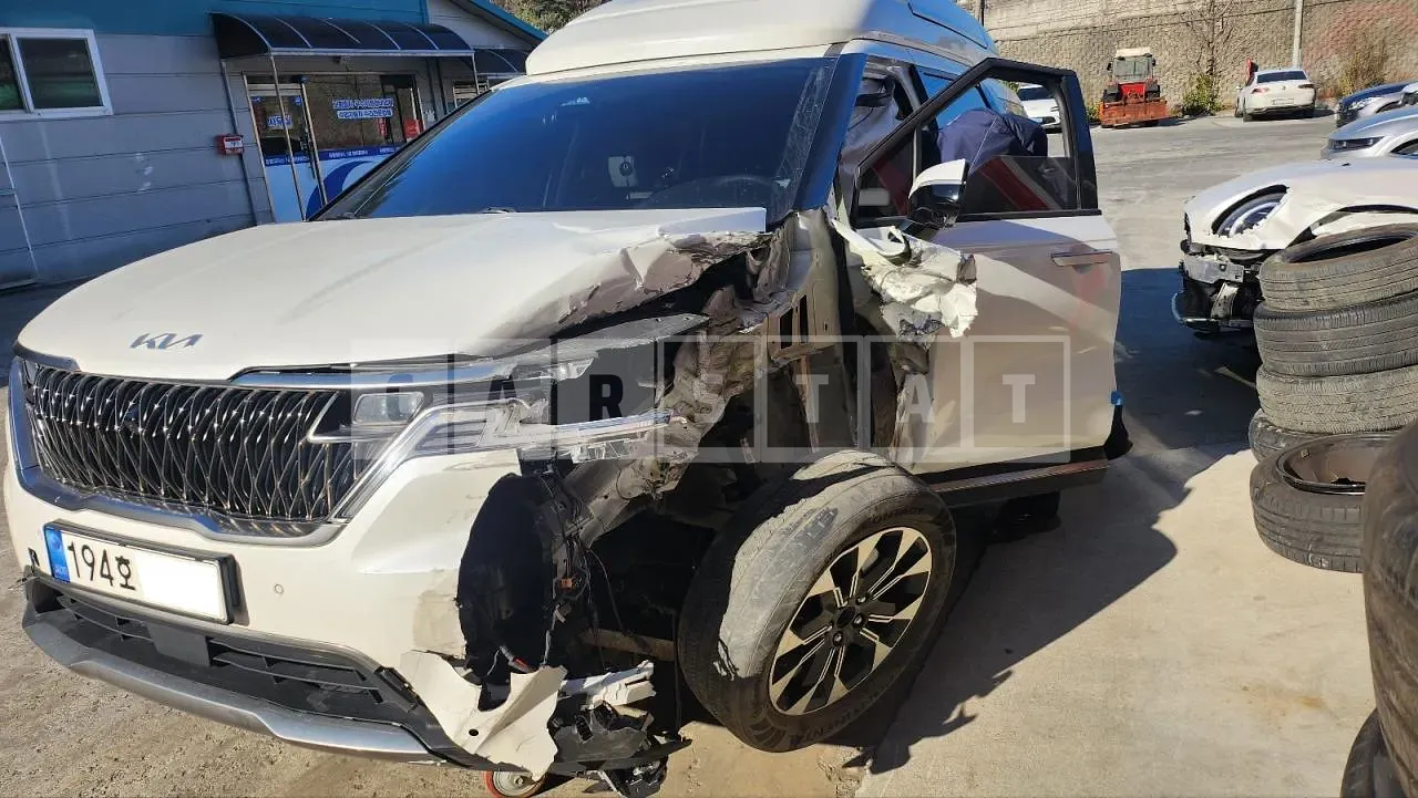 Photo 2 of 22: 2022 Kia Carnival Limousine, VIN KNANE813BPS271305 — Korean insurance auction