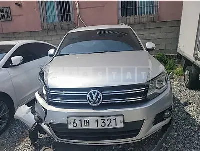 Photo 1 of 26: 2015 Volkswagen Tiguan 2.0 TDI Blue Motion, VIN WVGZZZ5NZFW505468 — Korean insurance auction