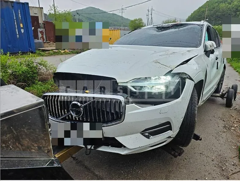 Photo 2 of 11: 2018 Volvo XC60T6 AWD — Korean insurance auction