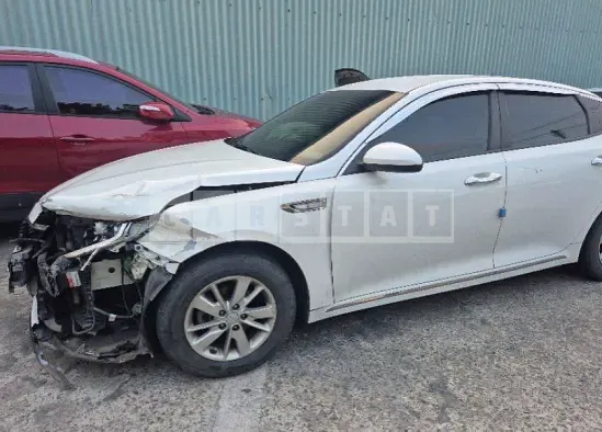 Photo 2 of 8: 2017 Kia K5, VIN KNAGS416BHA131764 — Korean insurance auction