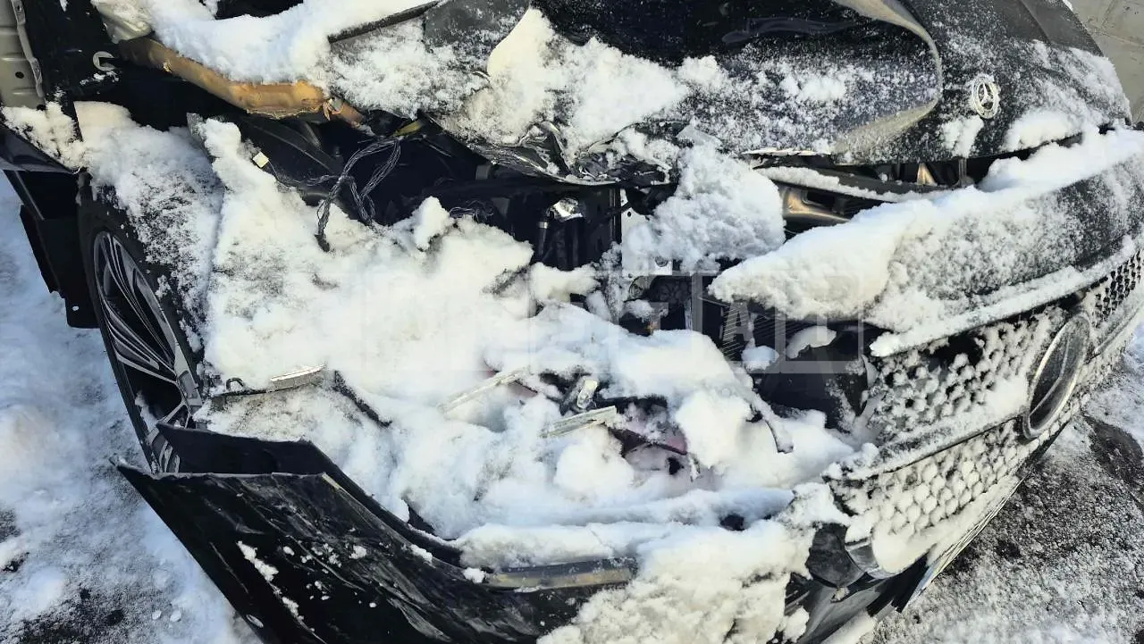 Photo 2 of 21: 2025 Mercedes-Benz E200, VIN W1KLF5AB2SA119860 — Korean insurance auction