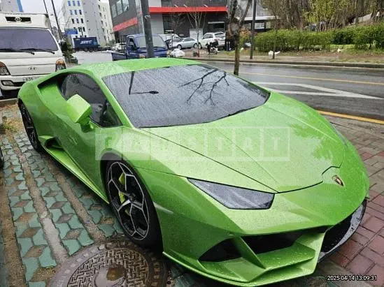 Photo 2 of 25: 2021 Lamborghini Huracan Evo — Korean insurance auction