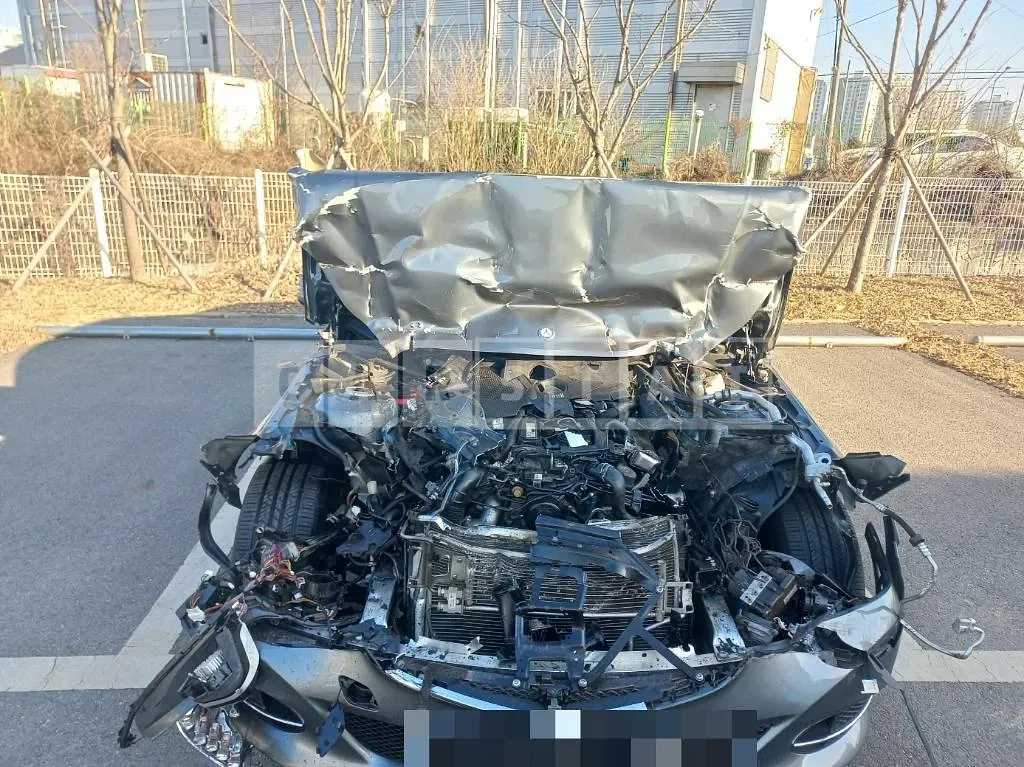 Photo 2 of 20: 2016 Mercedes-Benz E250 BlueTec 4Matic, VIN WDDHF9HB8GB300028 — Korean insurance auction