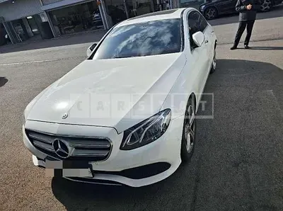 Photo 1 of 32: 2018 Mercedes-Benz E200 — Korean insurance auction