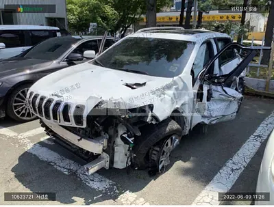 Photo 1 of 7: 2017 Jeep Cherokee, VIN 1C4PJMCB7JD500103 — Korean insurance auction