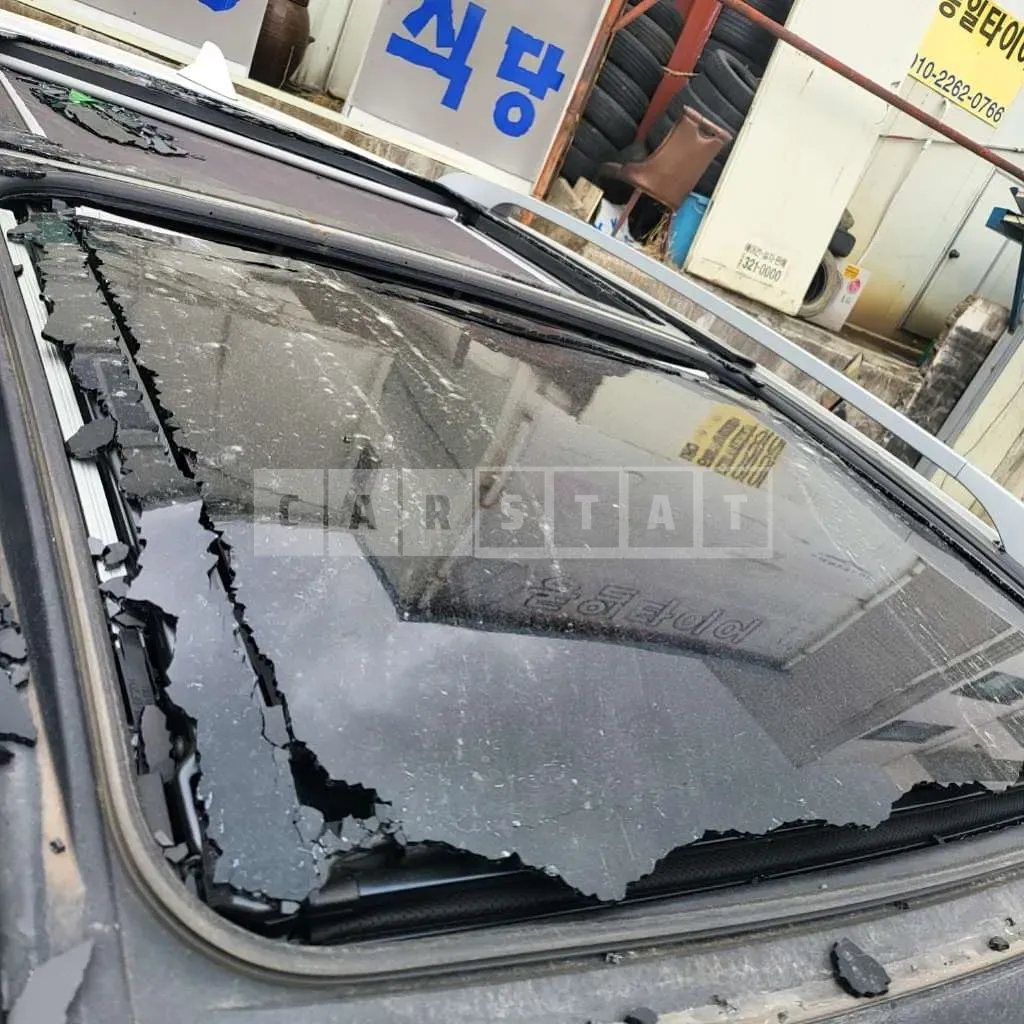 Photo 2 of 8: 2015 Hyundai Tucson, VIN KMHJT81VBFU995288 — Korean insurance auction