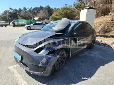 Photo 1 of 18: 2025 Tesla Model Y, VIN LRWYGCFS0SC933517 — Korean insurance auction