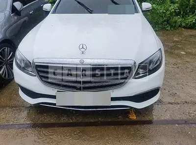 Photo 1 of 16: 2016 Mercedes-Benz Sandsbenz E300 — Korean insurance auction