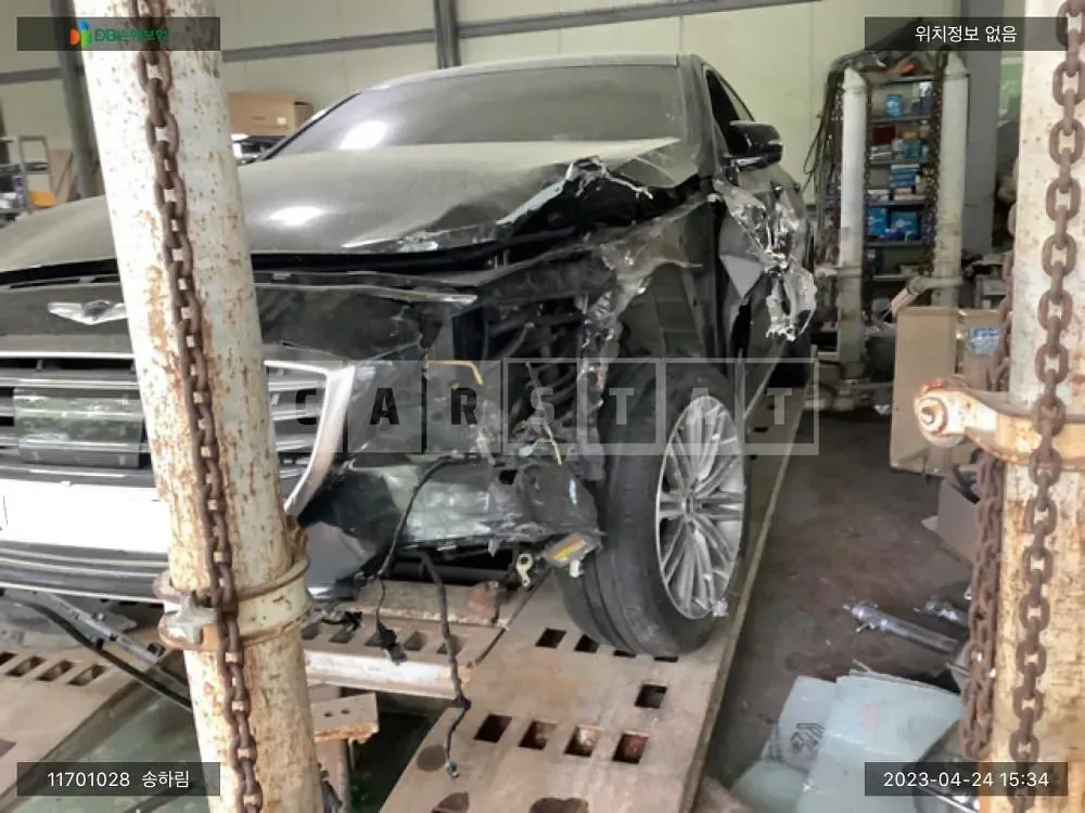 Photo 2 of 18: 2017 Hyundai Genesis /G80, VIN KMHGL41DBHU227907 — Korean insurance auction