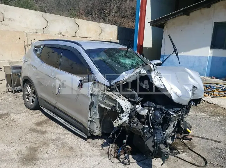 Photo 2 of 10: 2015 Hyundai Santa Fe 2.0 (4WD) — Korean insurance auction