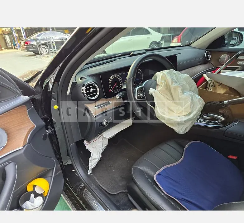 Photo 2 of 26: 2020 Mercedes-Benz E300 4Matic — Korean insurance auction