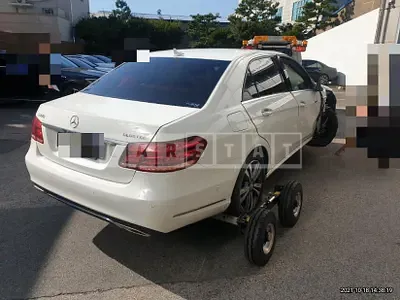 Photo 1 of 17: 2015 Mercedes-Benz E220 BlueTec, VIN WDDHF0AB5GB239050 — Korean insurance auction