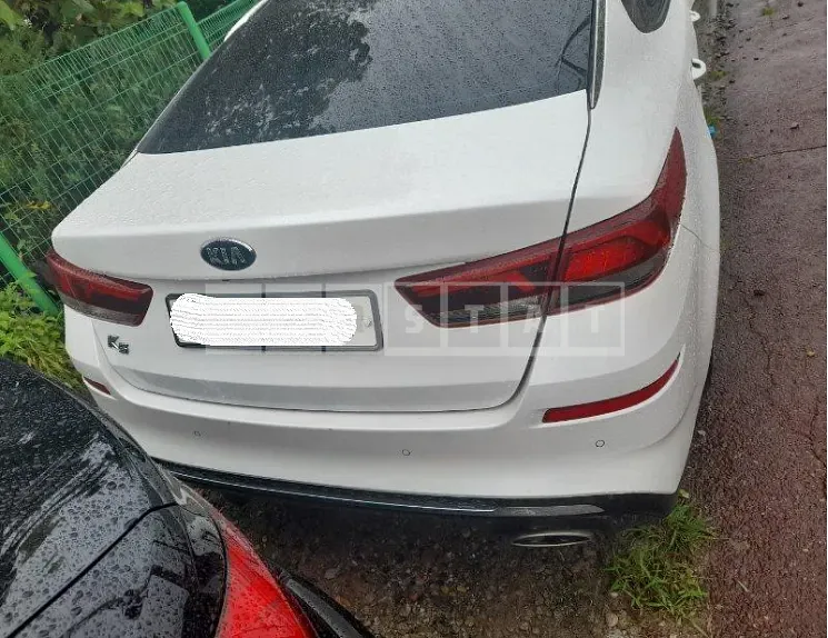 Photo 2 of 24: 2019 Kia K5, VIN KNAGT411BKA272704 — Korean insurance auction