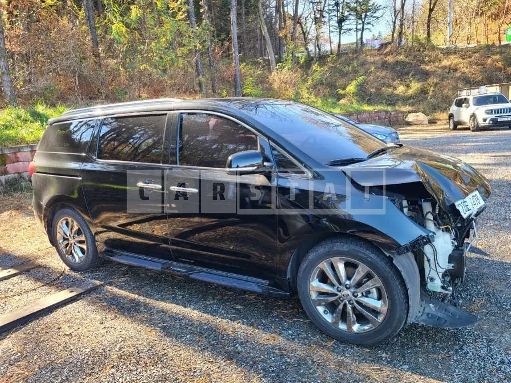 Photo 2 of 27: 2017 Kia Carnival, VIN KNAME811BHS250627 — Korean insurance auction