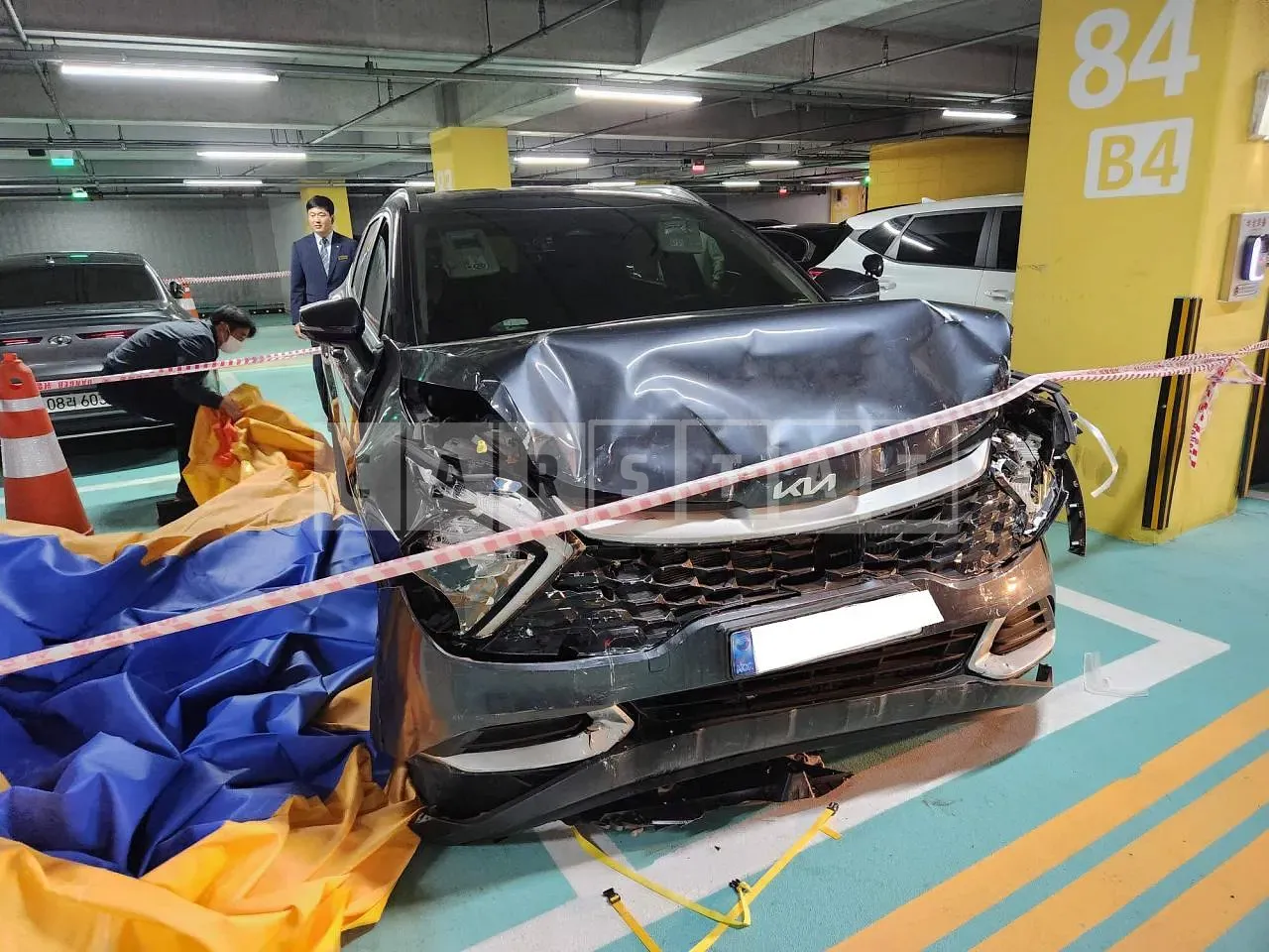 Photo 2 of 6: 2021 Kia Sportage, VIN KNAPU81BGNK030515 — Korean insurance auction