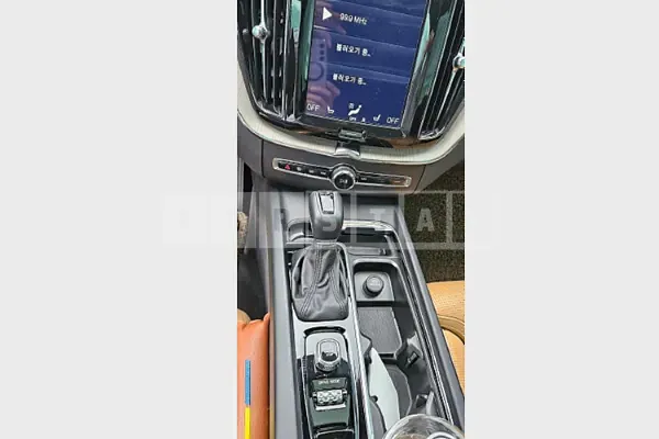 Photo 2 of 9: 2019 Volvo XC60 D5 AWD, VIN YV1UZ68TCK1379605 — Korean insurance auction